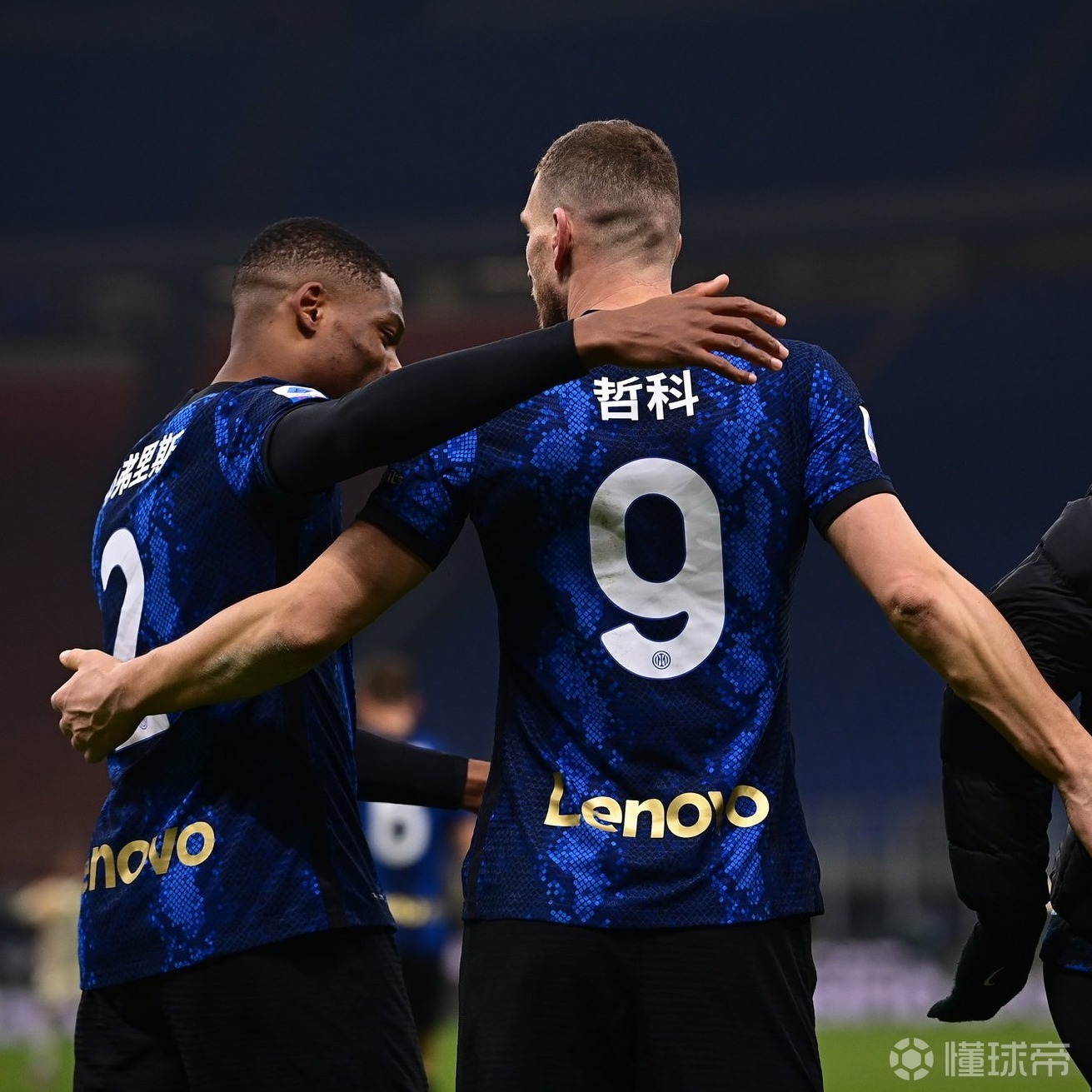 包含赛后突围战来临，塞维利亚围绕意大利杯扳平良机，压力陡增，球队文化再被提及的词条