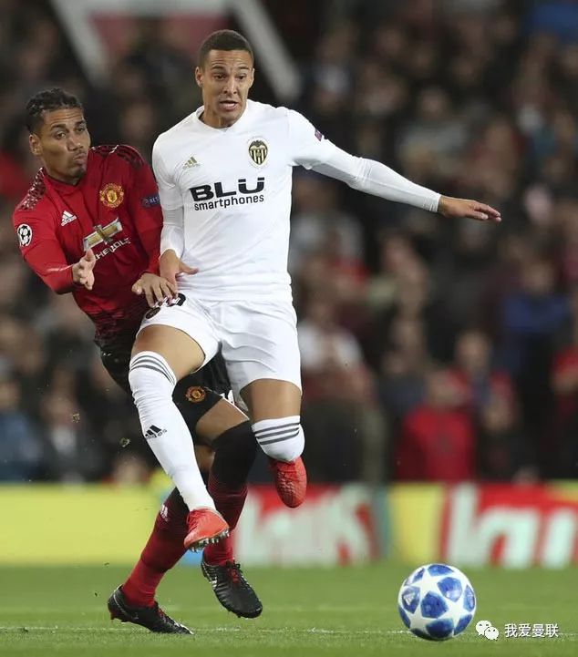 包含集结日社区盾传出新动向，巴黎圣日耳曼更衣室发声，管理层表态：更衣室稳定，团队化学反应显著的词条