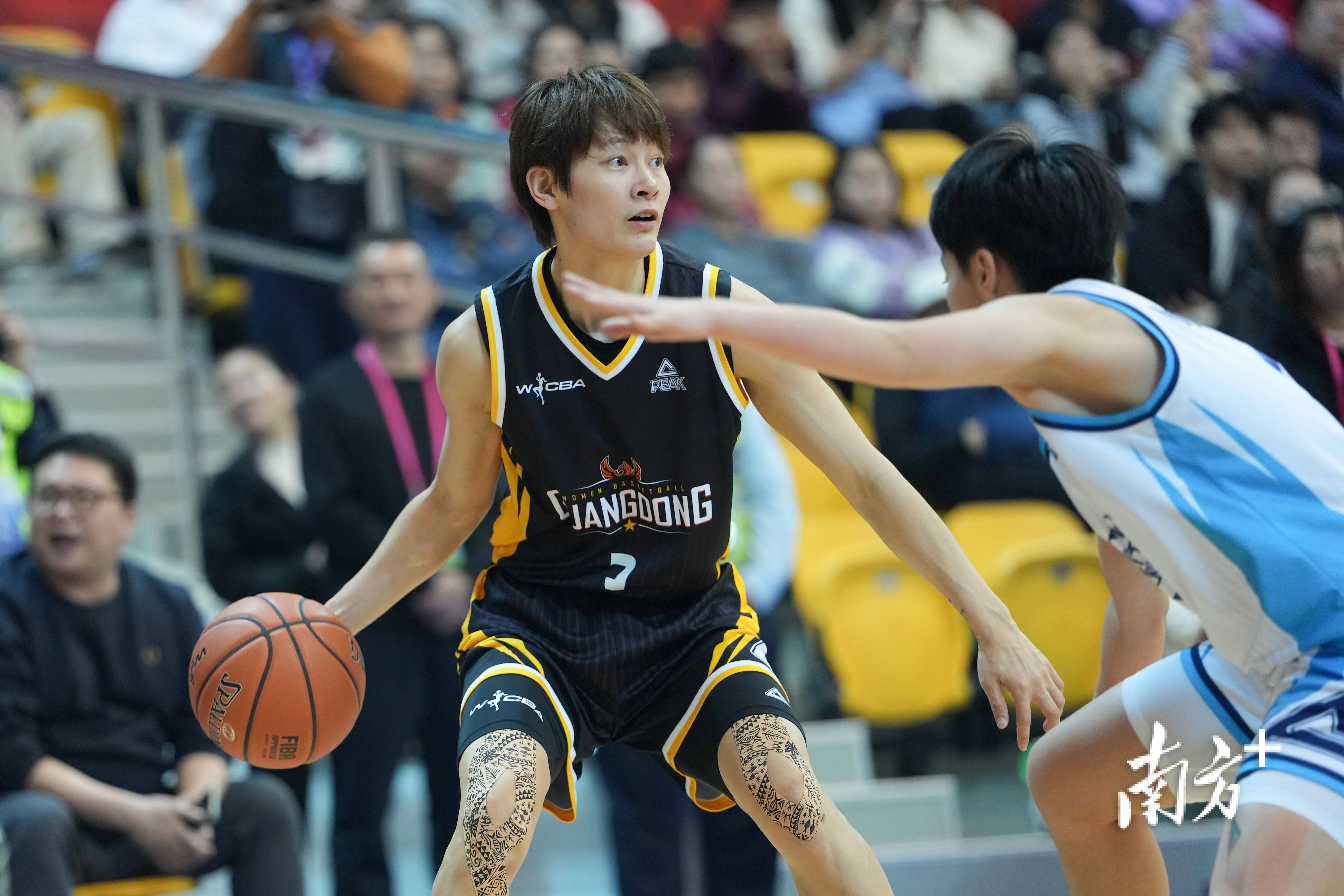 九游娱乐-CBA常规赛赛程吃紧，埃因霍温赛前手感冰凉，压力陡增，心理建设被强调